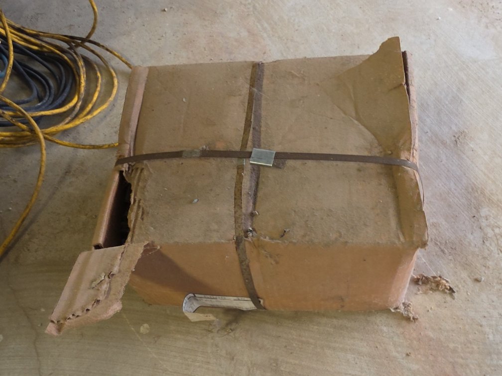 WHOLE BOX OF BANDING CLIPS