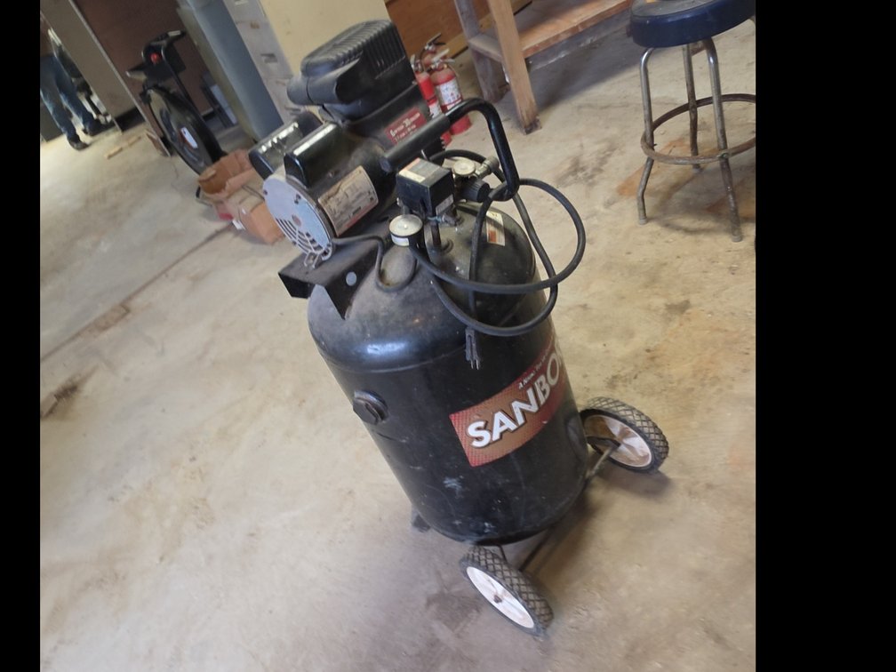 SANBORN 30 GALLON 6HP AIR COMPRESSOR