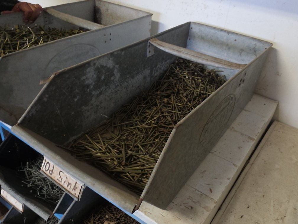 10D SINK 2-7/8" NAILS IN SIOUX STEEL BIN