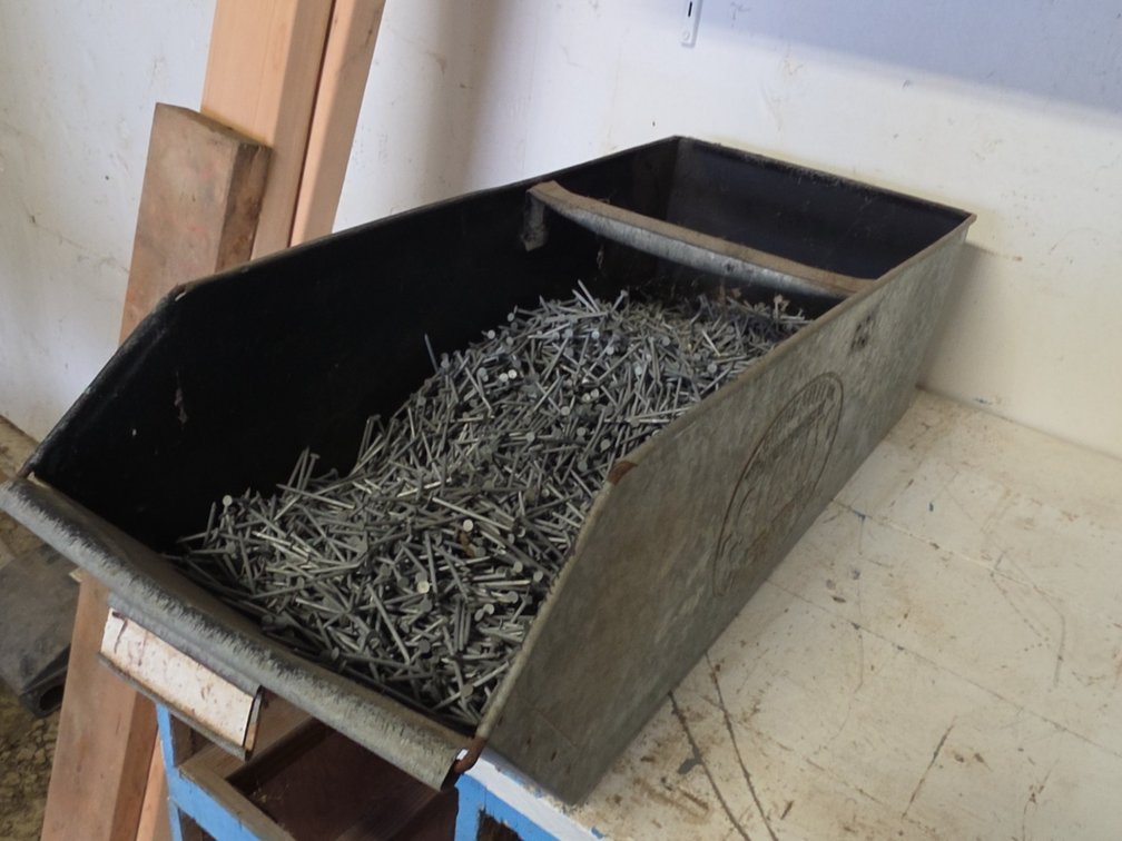 7D 2-1/4" NAILS IN SIOUX STEEL BIN