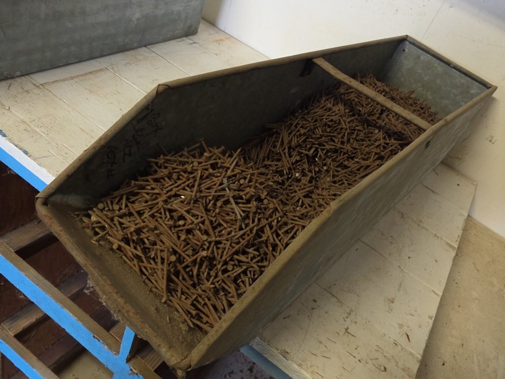 4D BOX 1-3/4" NAILS IN STEEL BIN