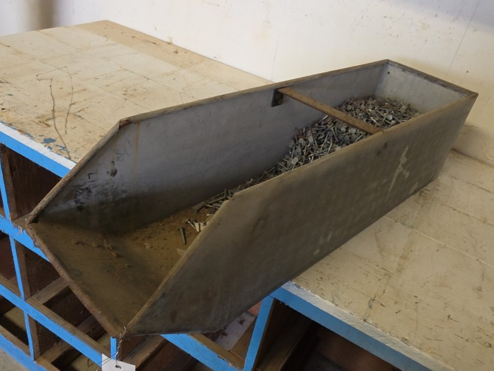 1-1/4" NAILS IN STEEL BIN