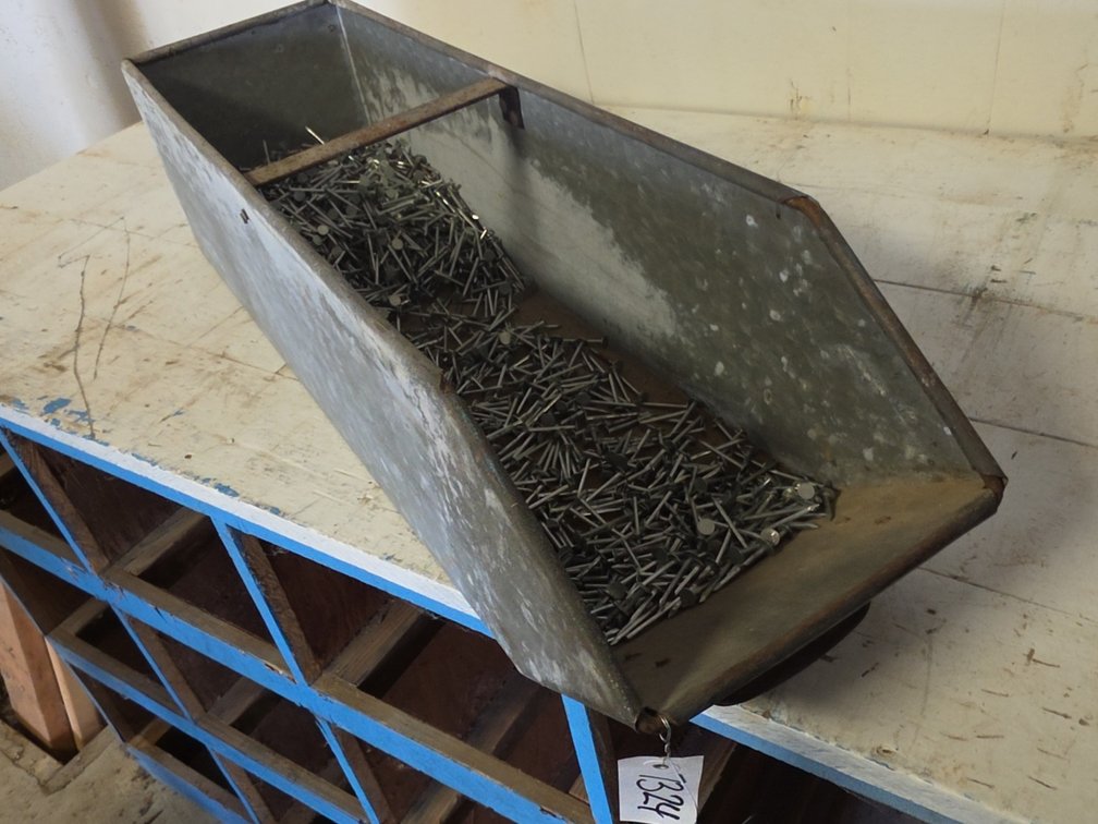 1-1/2" ROOFING NAILS IN STEEL BIN