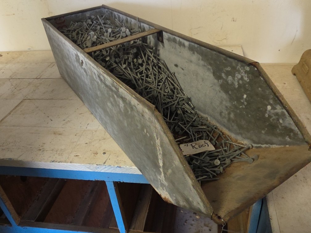 2-1/2" ROOFING NAILS IN STEEL BIN