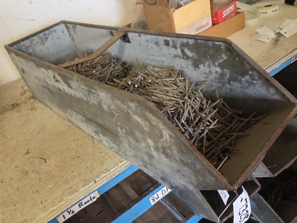 8D DOUBLE HEADED 2-3/4" NAILS IN STEEL BIN
