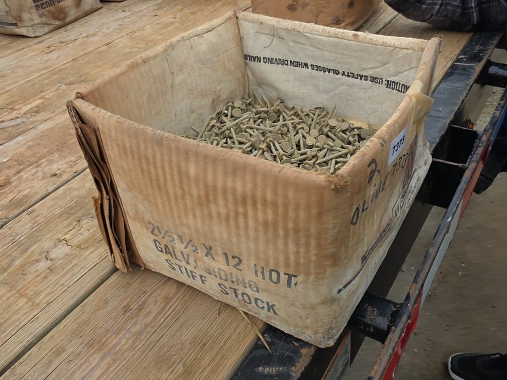 2" OLIVE TIN NAILS