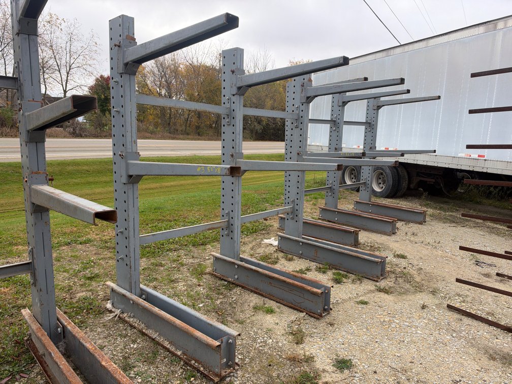 3 POST CANTILEVER RACK