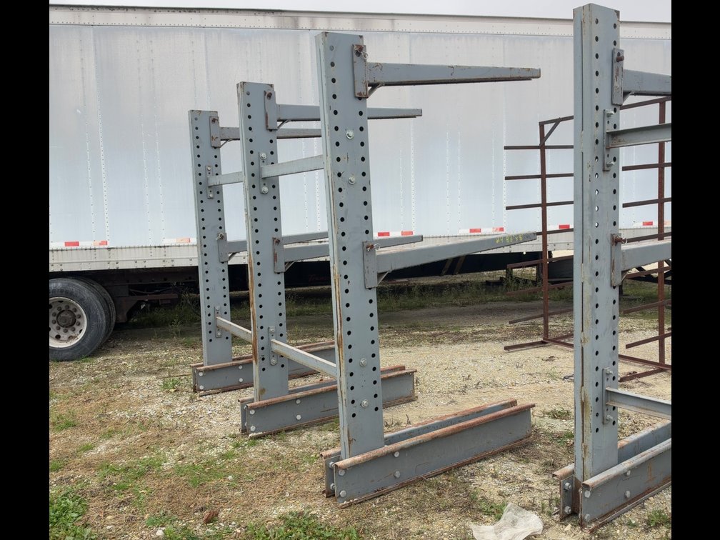 3 POST CANTILEVER RACK