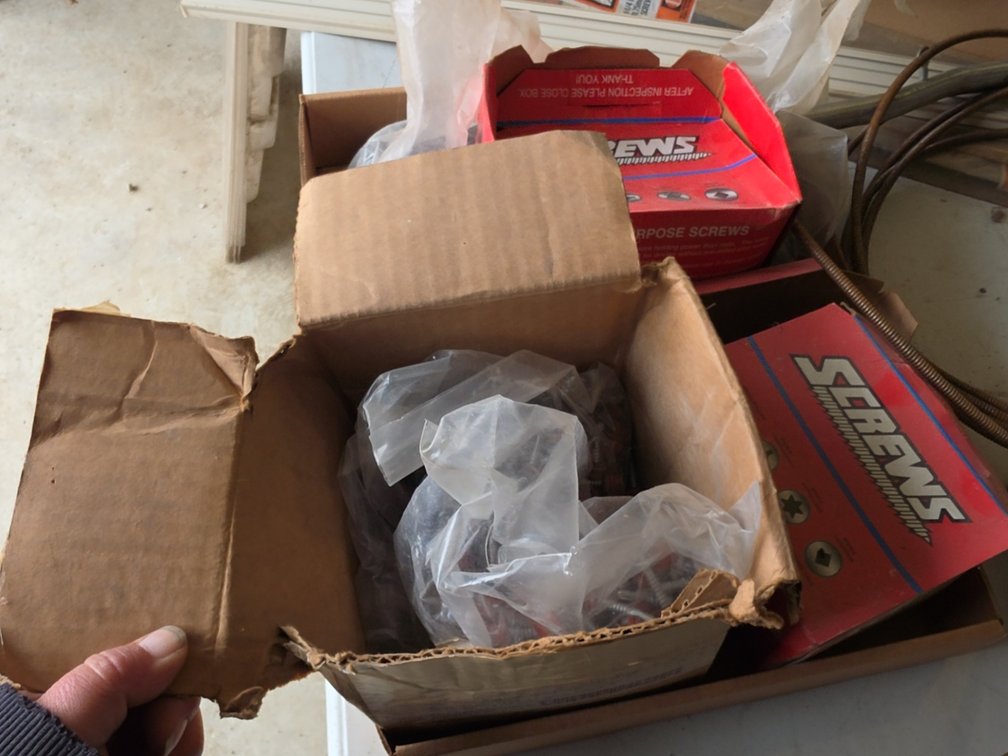 ASSORTED POLE BARN SCREWS