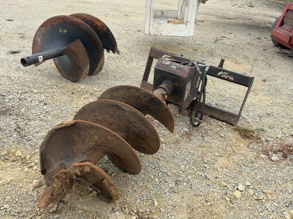 McMILLEN EXTREME DUTY SKIDLOADER POST HOLE AUGER