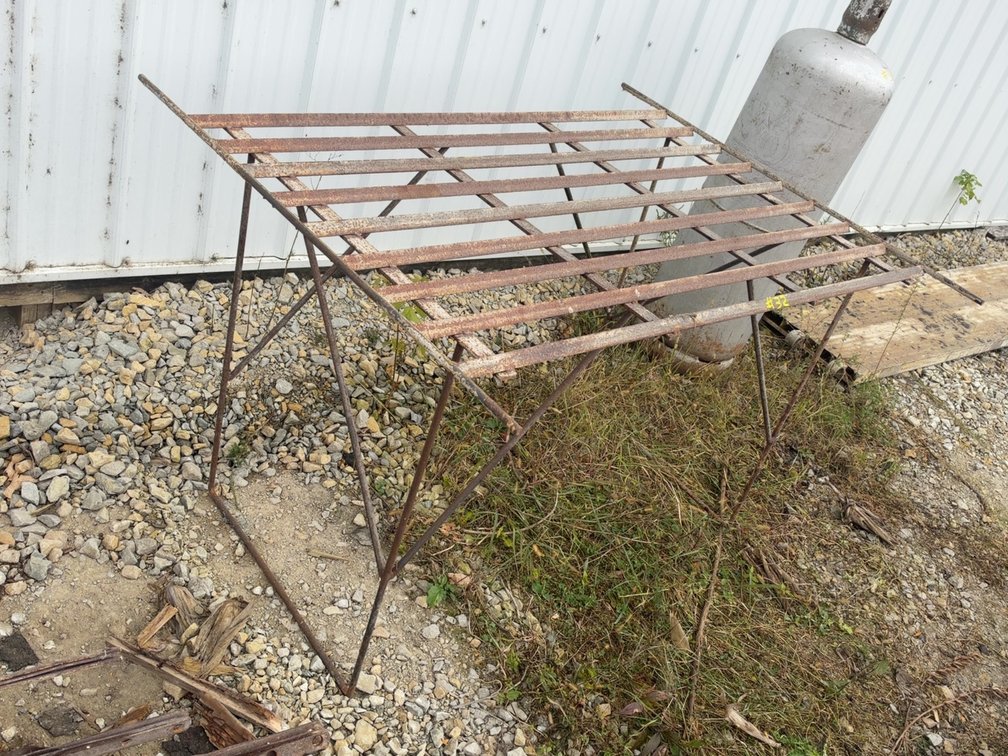 CEMENT STAND - 4'6" WIDE 45" DEEP