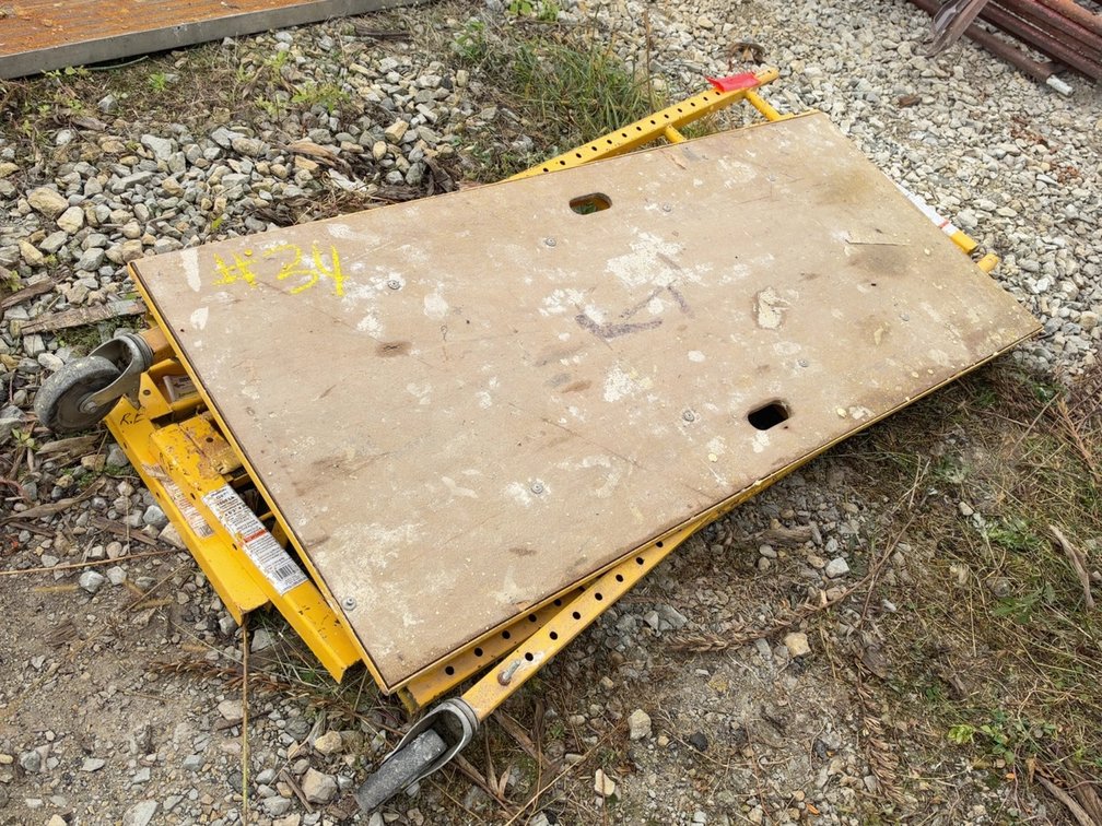 1,000LB CAPACITY 6'X6'3"X29" SCAFFOLDING SECTION ON WHEELS