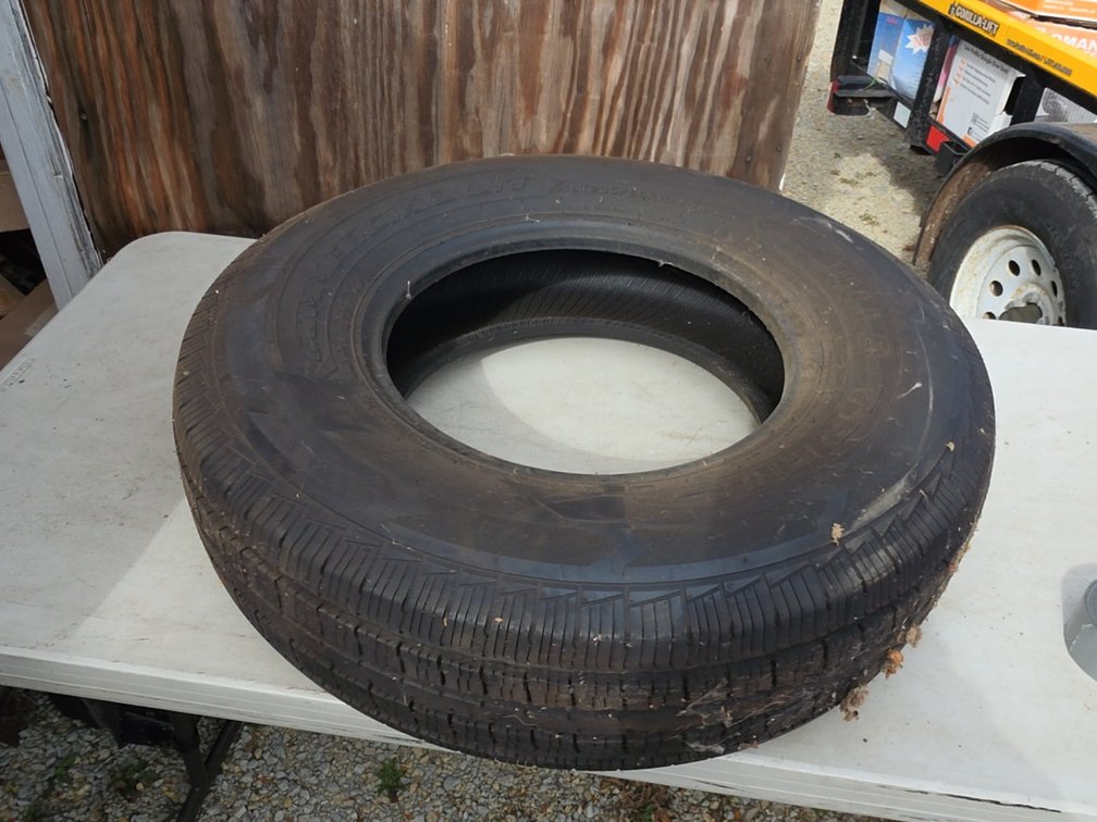 (1) LT235/85R16 NEW TIRE