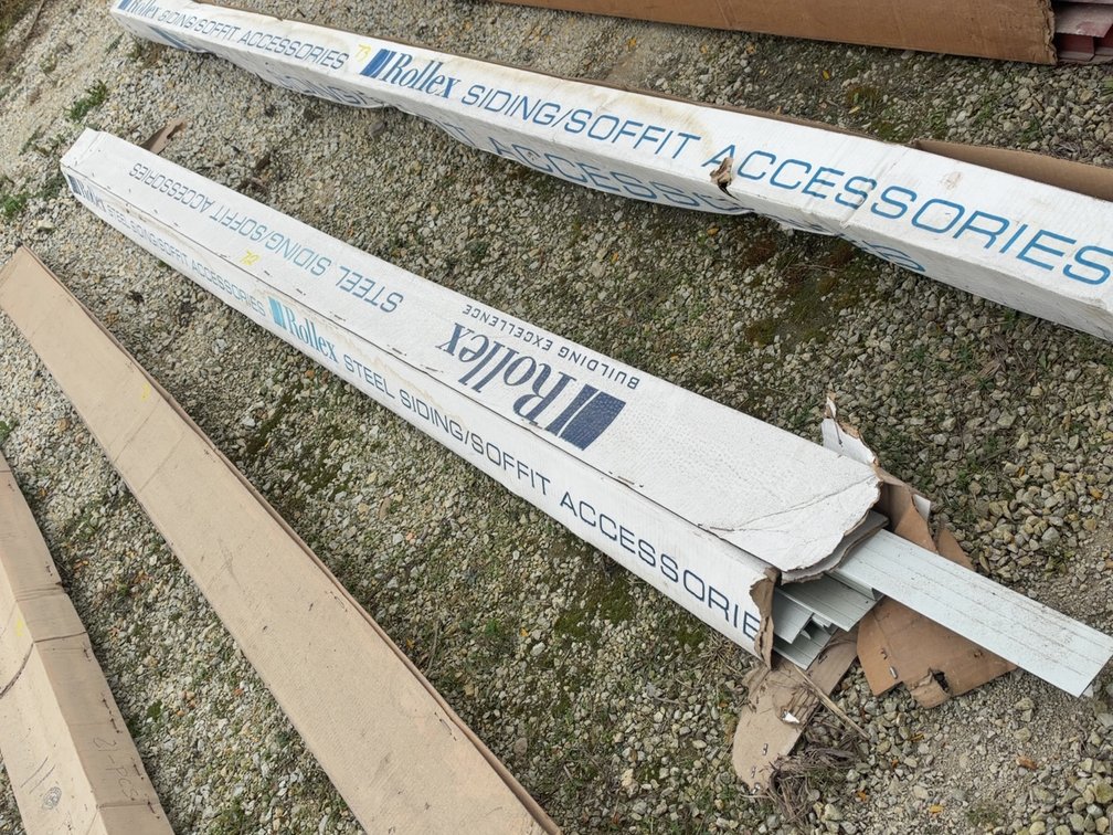 BOX OF WHITE TRIM