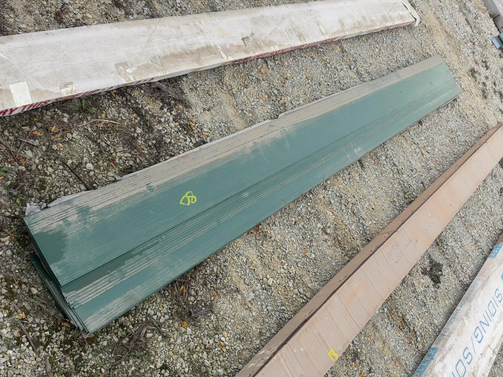 GREEN SIDING