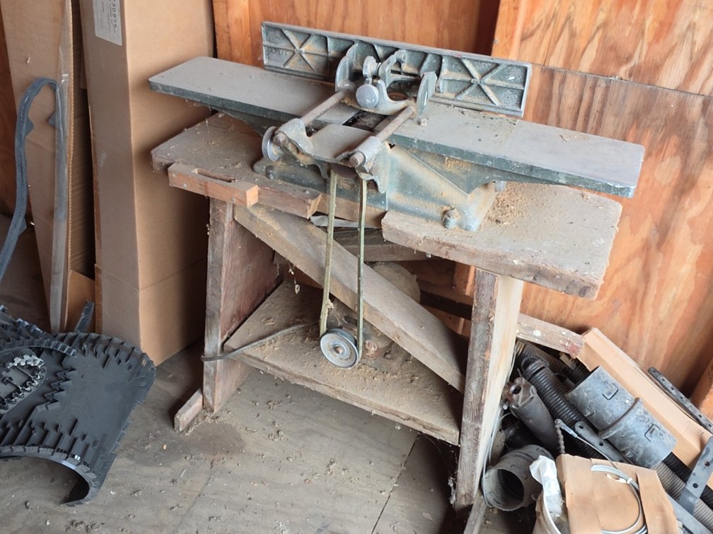 WOOD PLANER