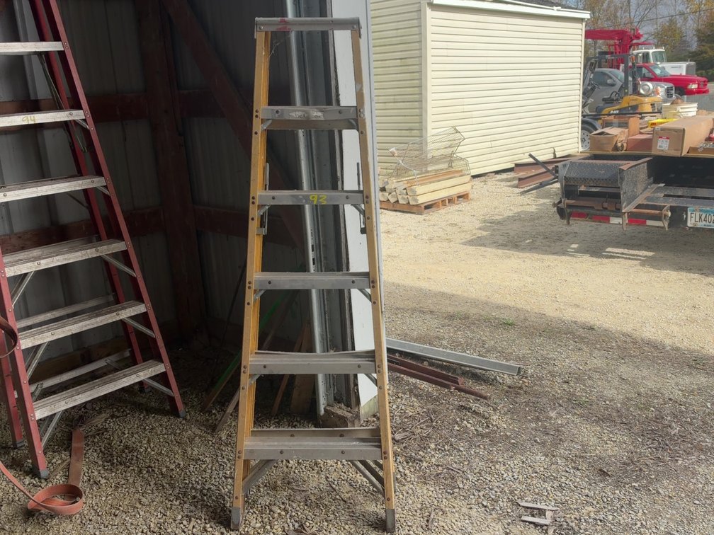 6' FIBERGLASS STEP LADDER