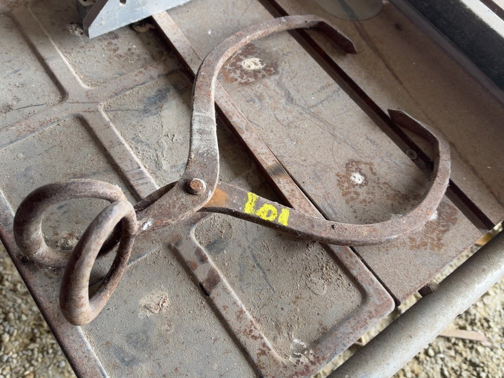 VINTAGE ICE TONGS