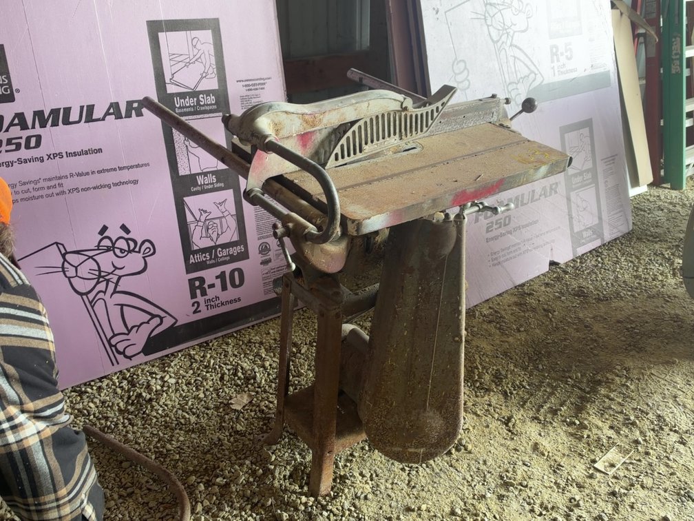 DELTA TABLE SAW