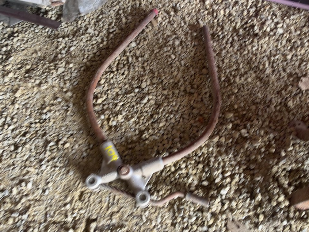 COW KICKING CLAMP
