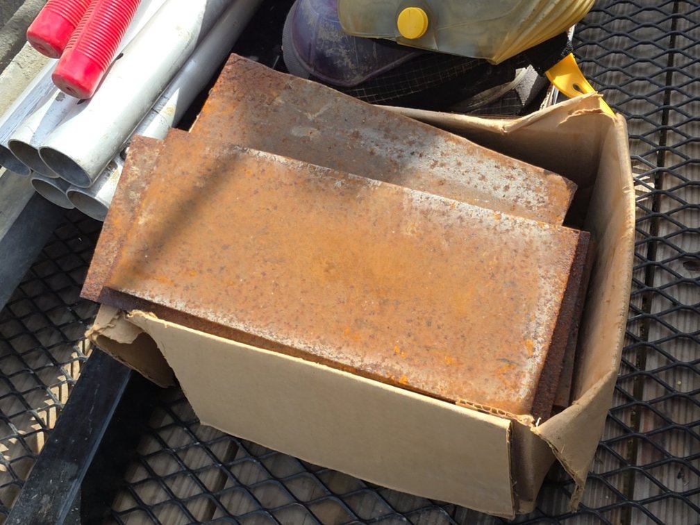 ASSORTED STEEL IN BOX