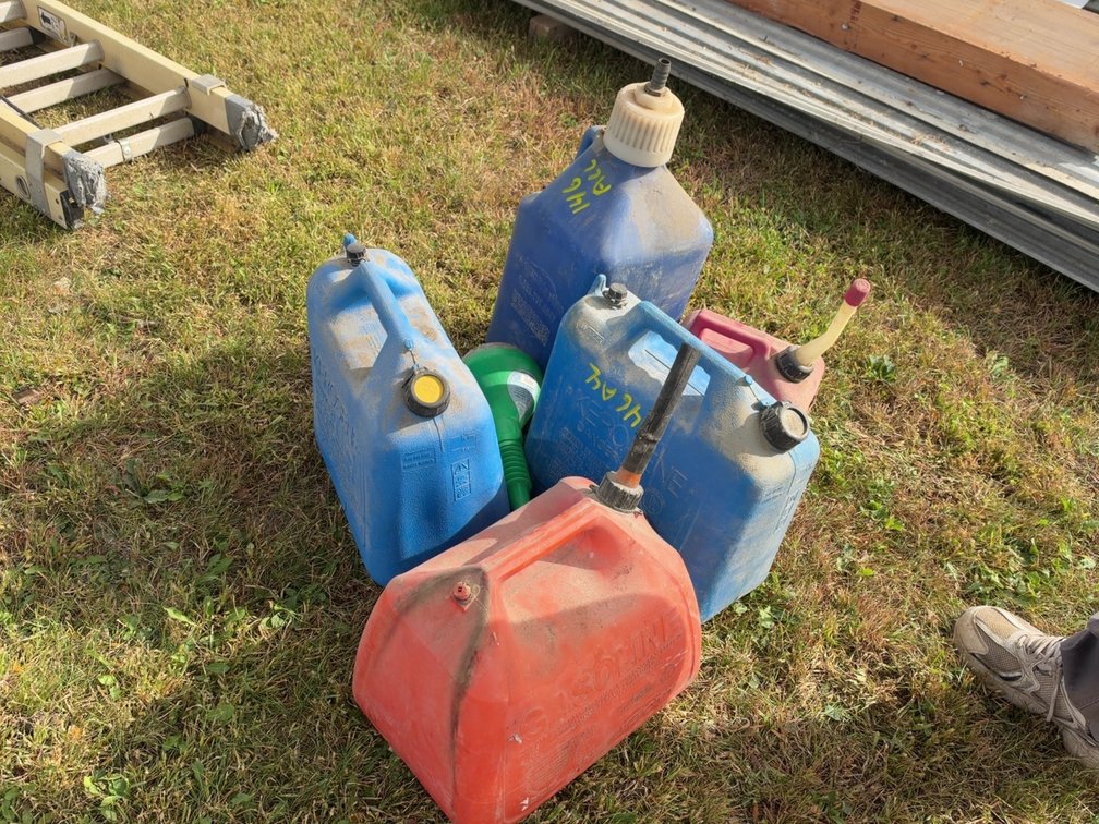 (5) GAS TANKS