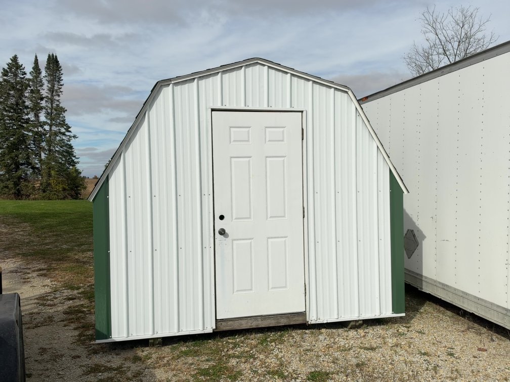 10’X12' YARD BARN ON SKIDS W/36" DOOR