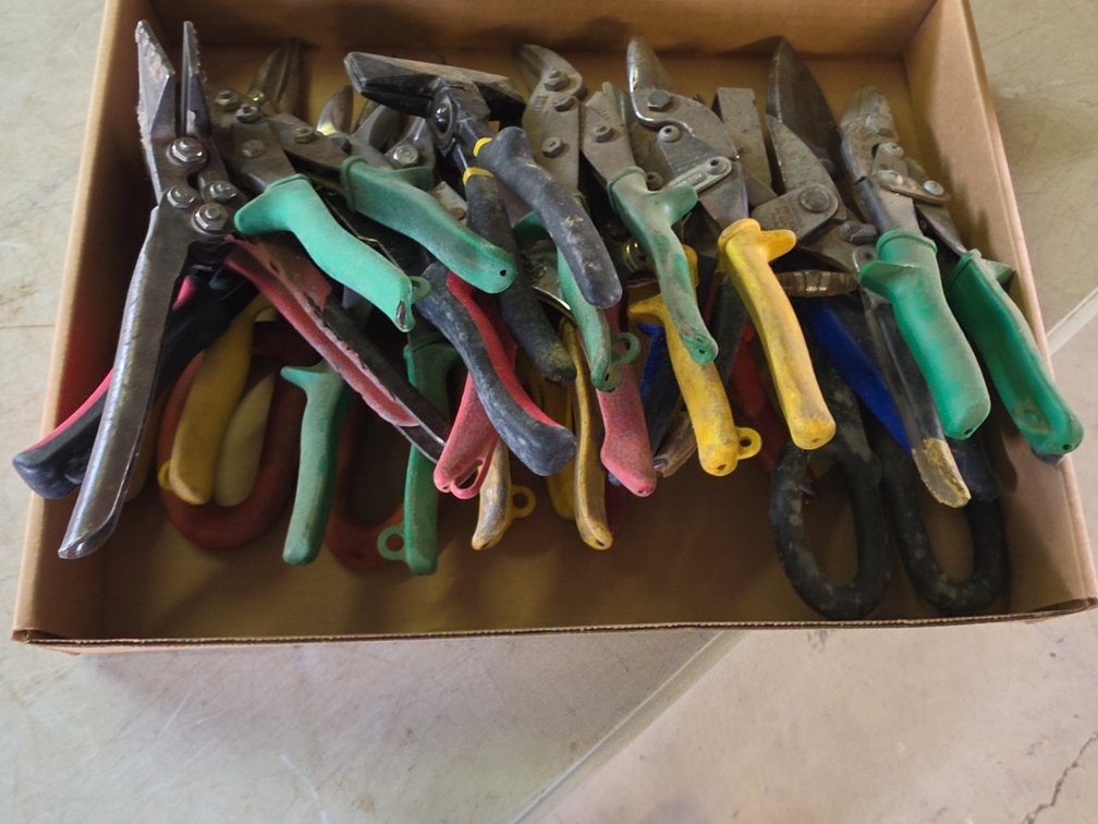 TIN SNIPS & HAND HELD METAL BENDERS