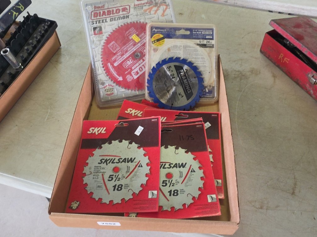 FLAT OF ASSORTED SAW BLADES