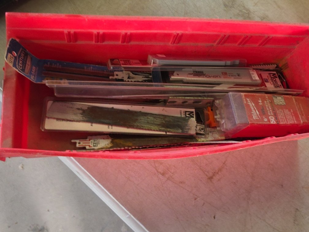 TUB OF ASSORTED SAWZALL BLADES