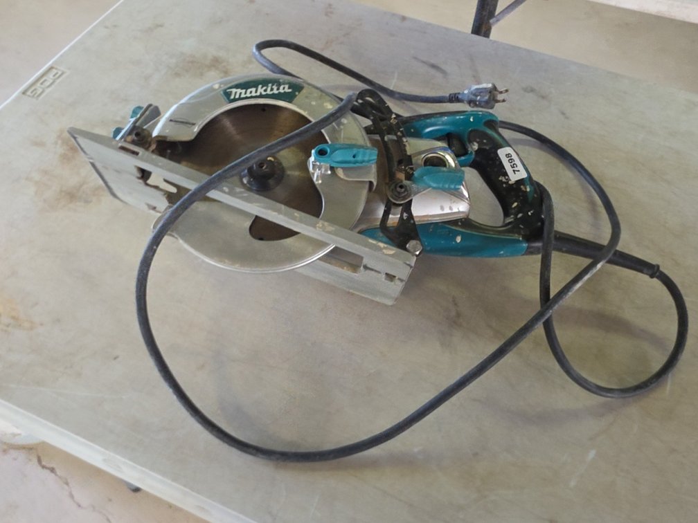 MAKITA 7 1/4 " SAW