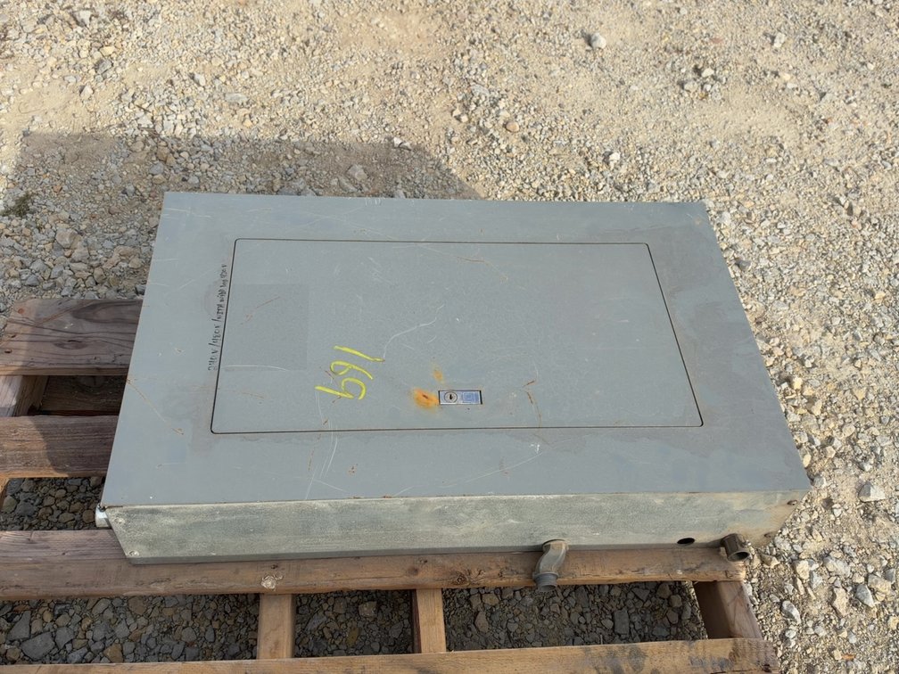 SQUARE D 125AMP BREAKER BOX