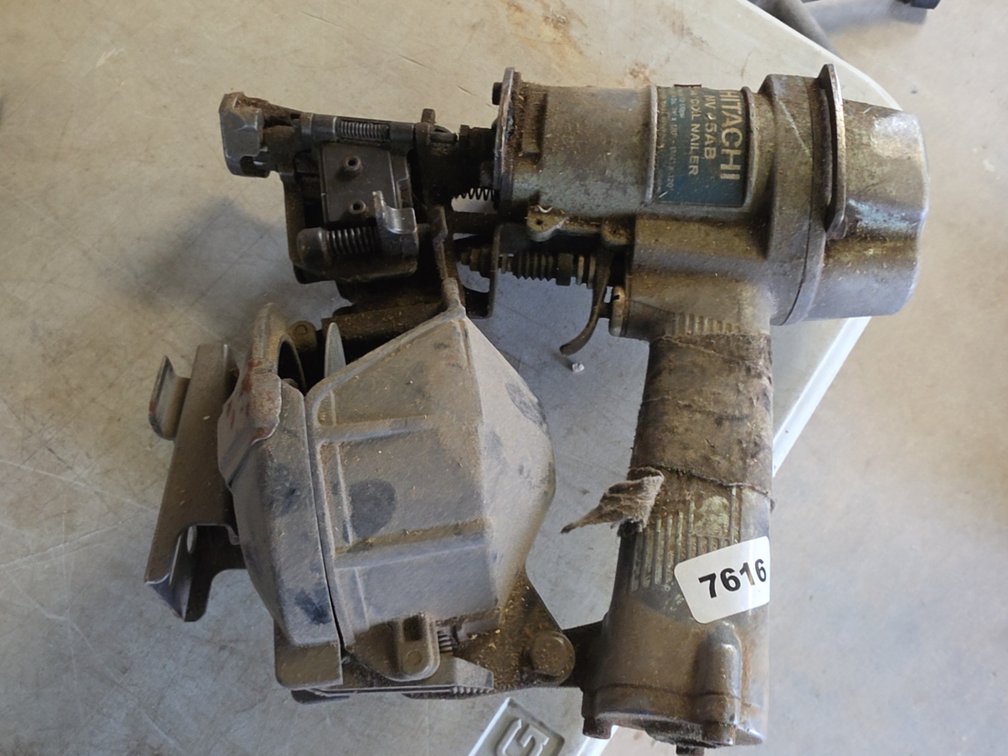 HITACHI COIL NAILER