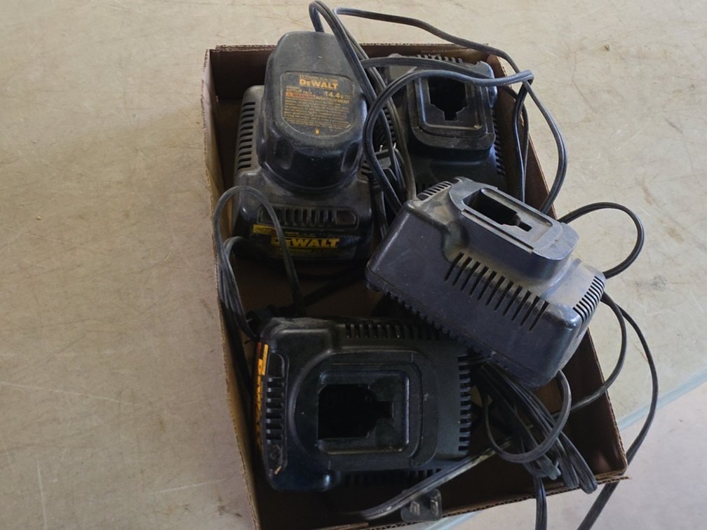 DEWALT BATTERY & CHARGERS