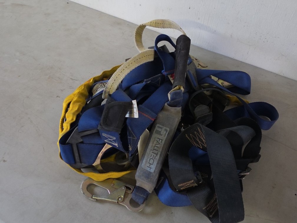 SAFETY HARNESSES