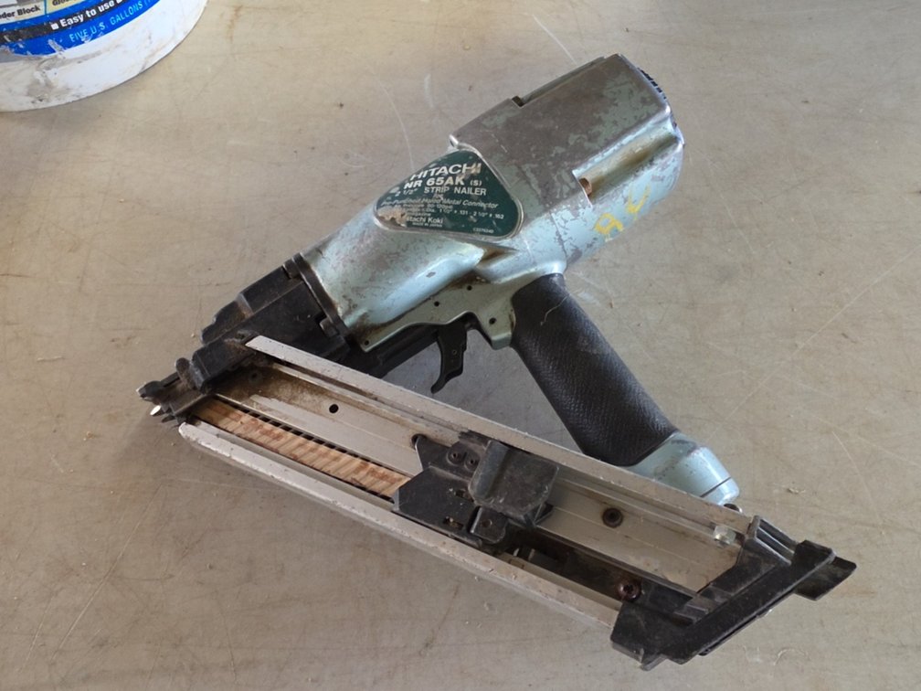 HITACHI 2-1/2" STRIP NAILER