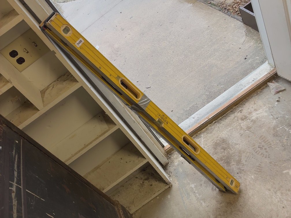 (4) 4' LEVELS