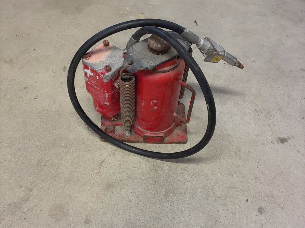 BIG RED AIR OVER HYDRAULIC 20 TON JACK