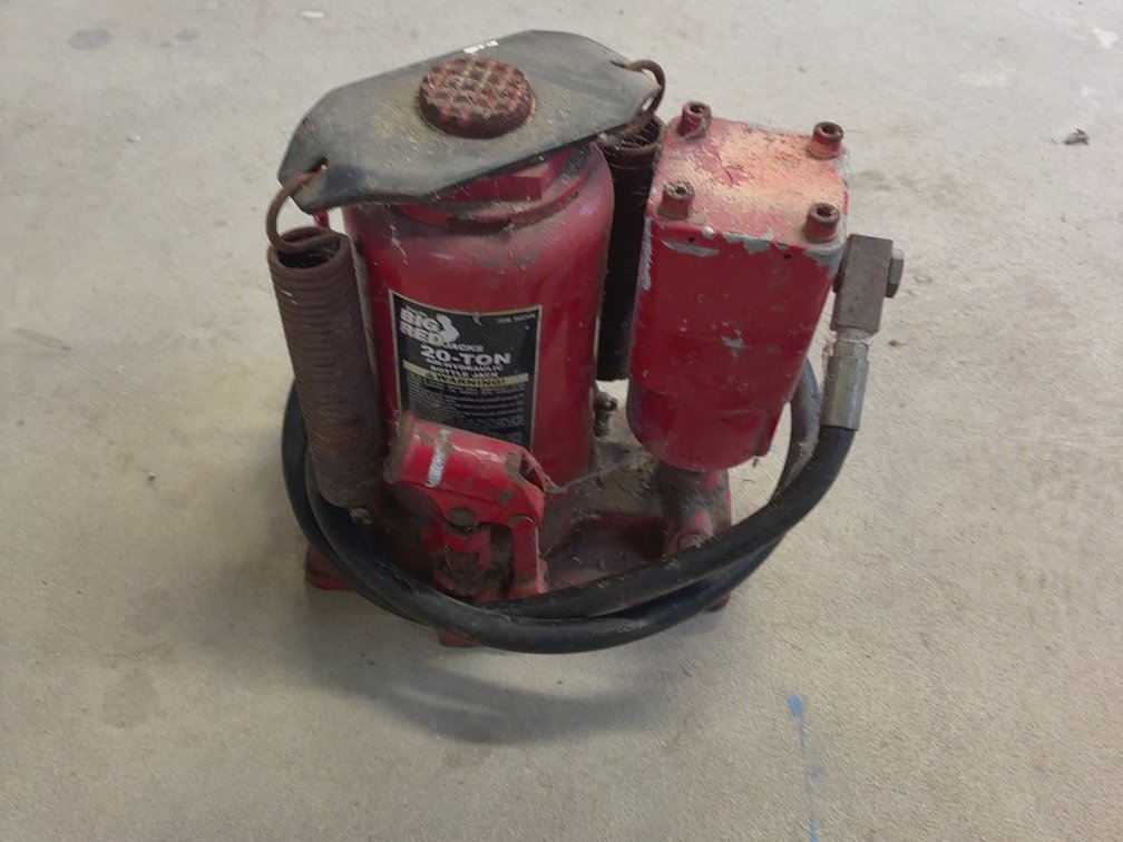 BIG RED AIR OVER HYDRAULIC 20 TON JACK