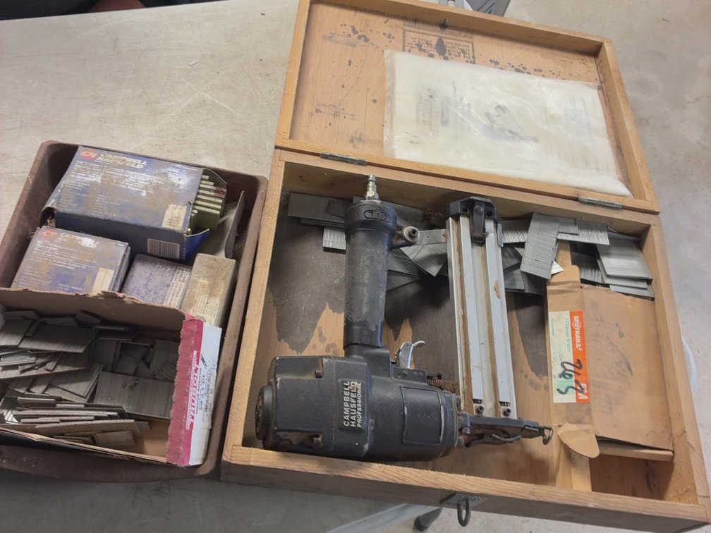 AIR FINISH NAILER AND NAILS