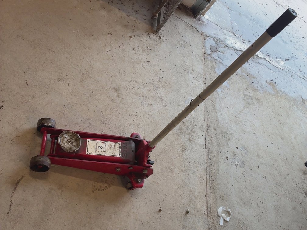 3 TON FLOOR JACK