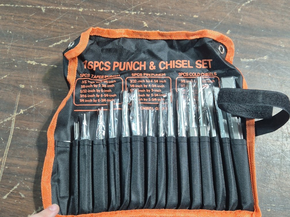 NEW 16 PEICE PUNCH AND CHISEL SET