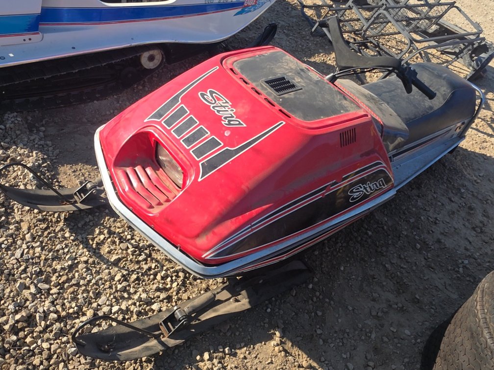 1977 STING 440 SNOWMOBILE - NO REGISTRATION