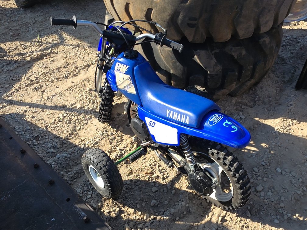 2000 YAMAHA PW 50 MINI DIRT BIKE W/ TRAINING WHEELS