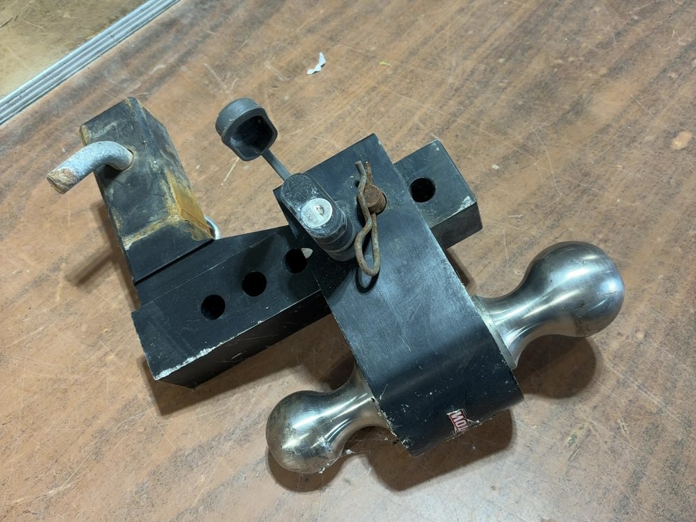 HEAVY DUTY HITCH- MISSING KEY FOR LOCK
