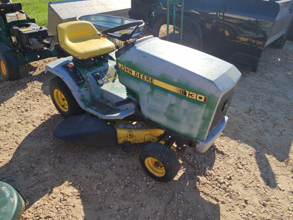JOHN DEERE 130 LAWN MOWER W/ 30” DECK- NO BATTERY