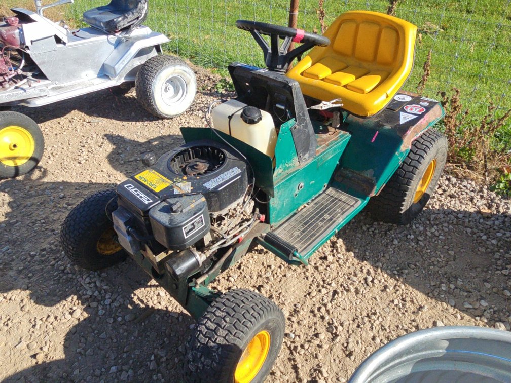 YARDMAN L52 GARDEN TRACTOR