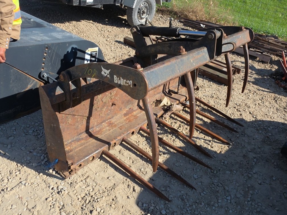 66” BOBCAT HYDRAULIC SKIDLOADER GRAPPLE BUCKET