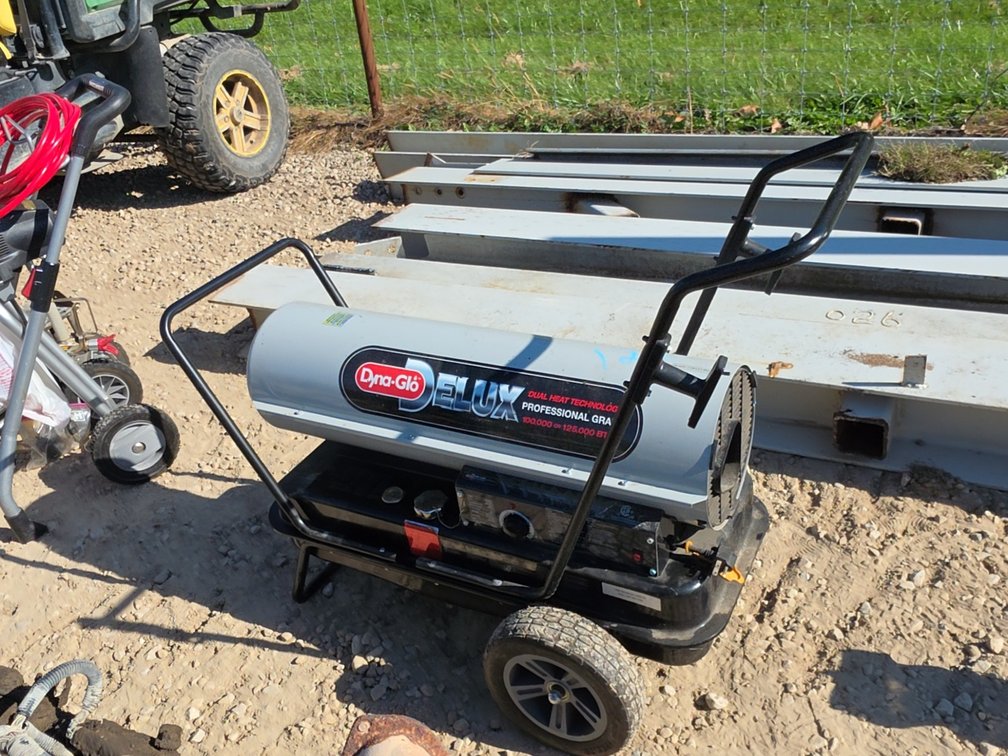 DYNAGLO 100,000 BTU KEROSENE FORCED AIR HEATER