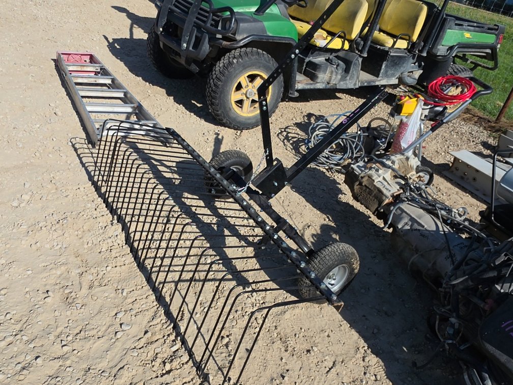 PULL BEHIND NEEDLE/LANDSCAPE RAKE